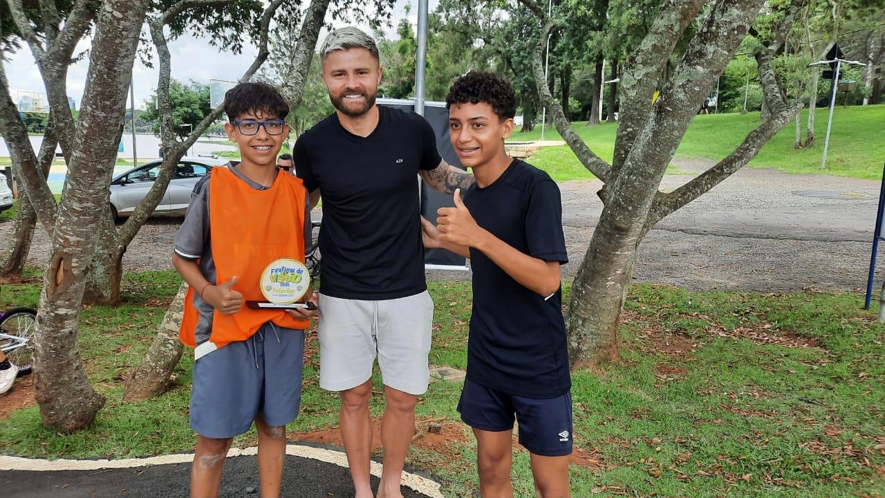 Eduardo Sasha atacante do Red Bull Bragantino prestigiando o Festival de Ver&atilde;o (2)