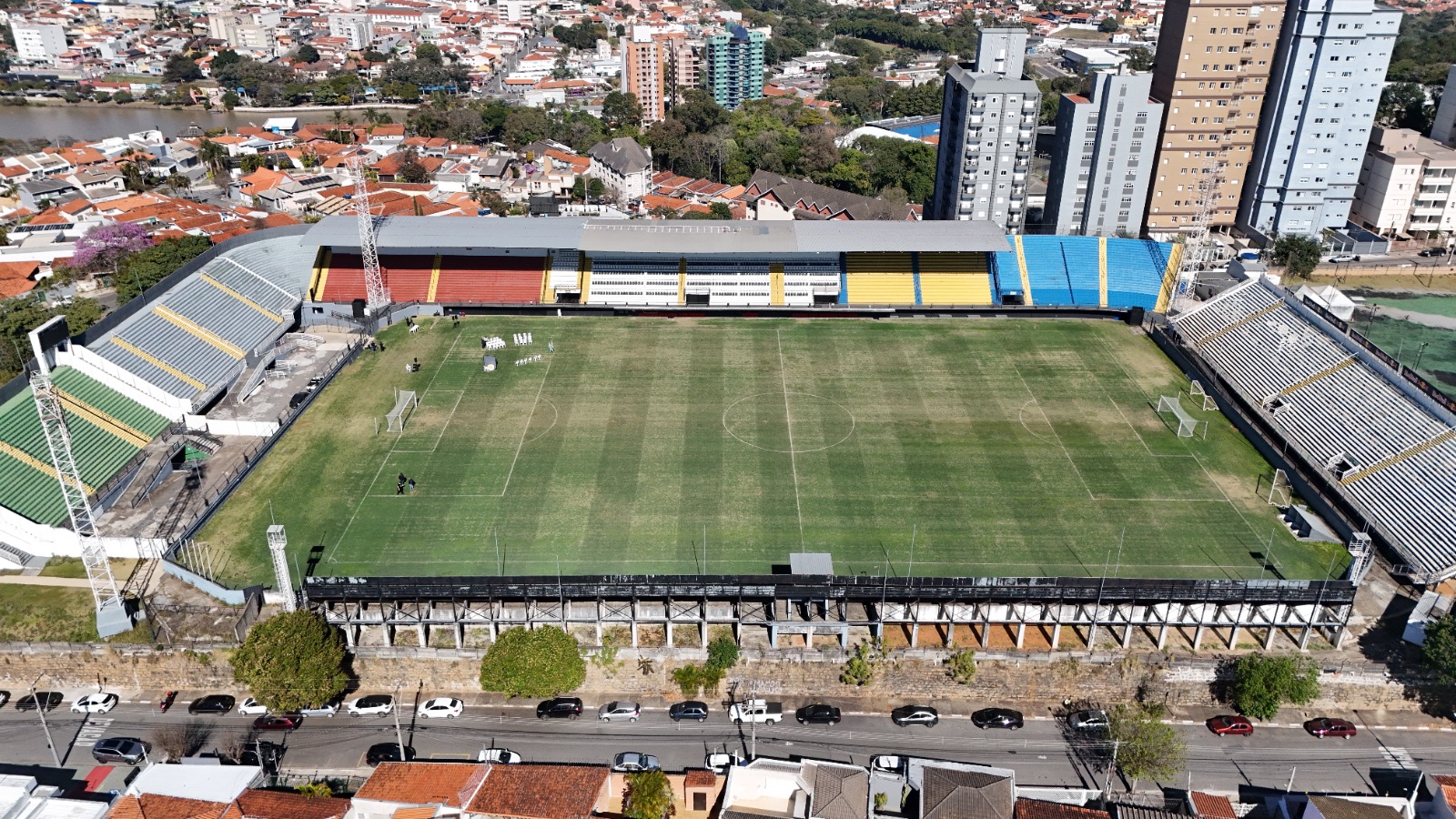Est&aacute;dio Nabi Abi Chedid