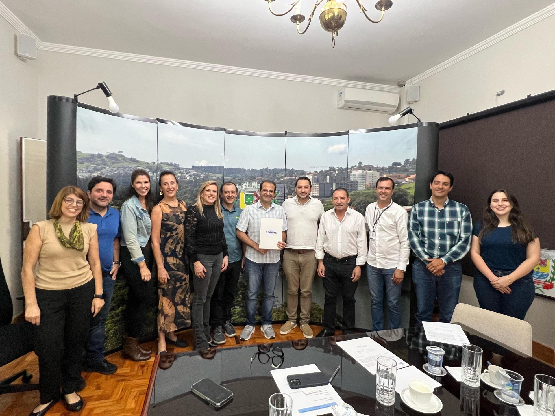 Prefeitura firma compromisso com o Sebrae-SP para implanta&ccedil;&atilde;o do curso Jovens Empreendedores Primeiros Passos (JEPP) na rede municipal (5)