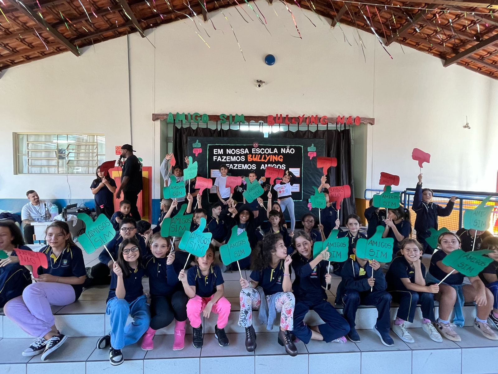 Amigo Sim! Bullying N&atilde;o! Secretaria Municipal de Educa&ccedil;&atilde;o estabelece parceria para combater o bullying nas escolas