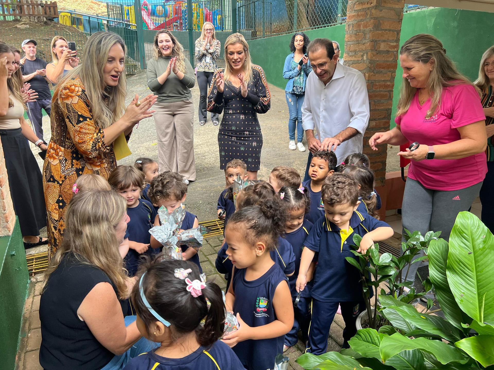 Prefeitura de Bragan&ccedil;a Paulista distribui ovos de P&aacute;scoa para alunos da Rede Municipal de Ensino