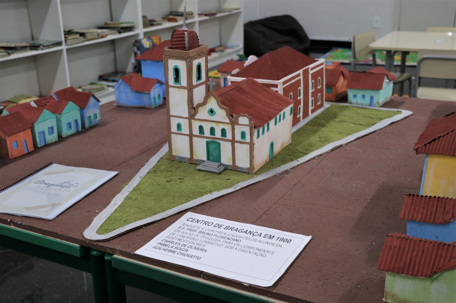19.07.2023 Alunos da E.E. Prof. Bruno Florenzano expõe maquete sobre Bragança Paulista em 1900 (5)