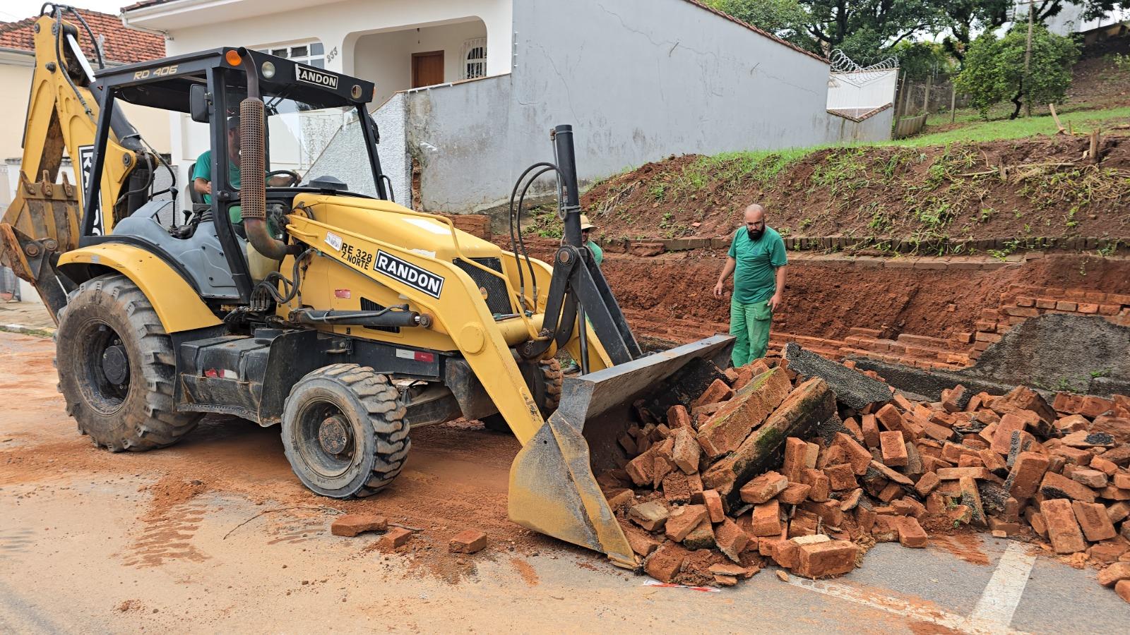 Cidade &eacute; atingida por alto volume de chuva Foto 05