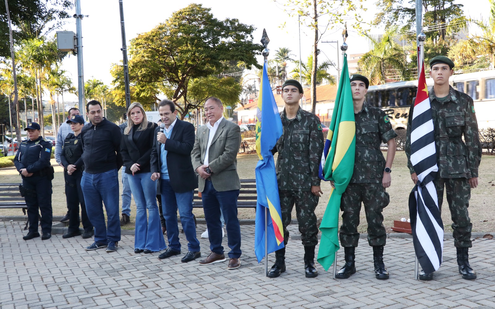 Bragan&ccedil;a Paulista comemorou o Dia do Constitucionalista com solenidade em homenagem aos her&oacute;is