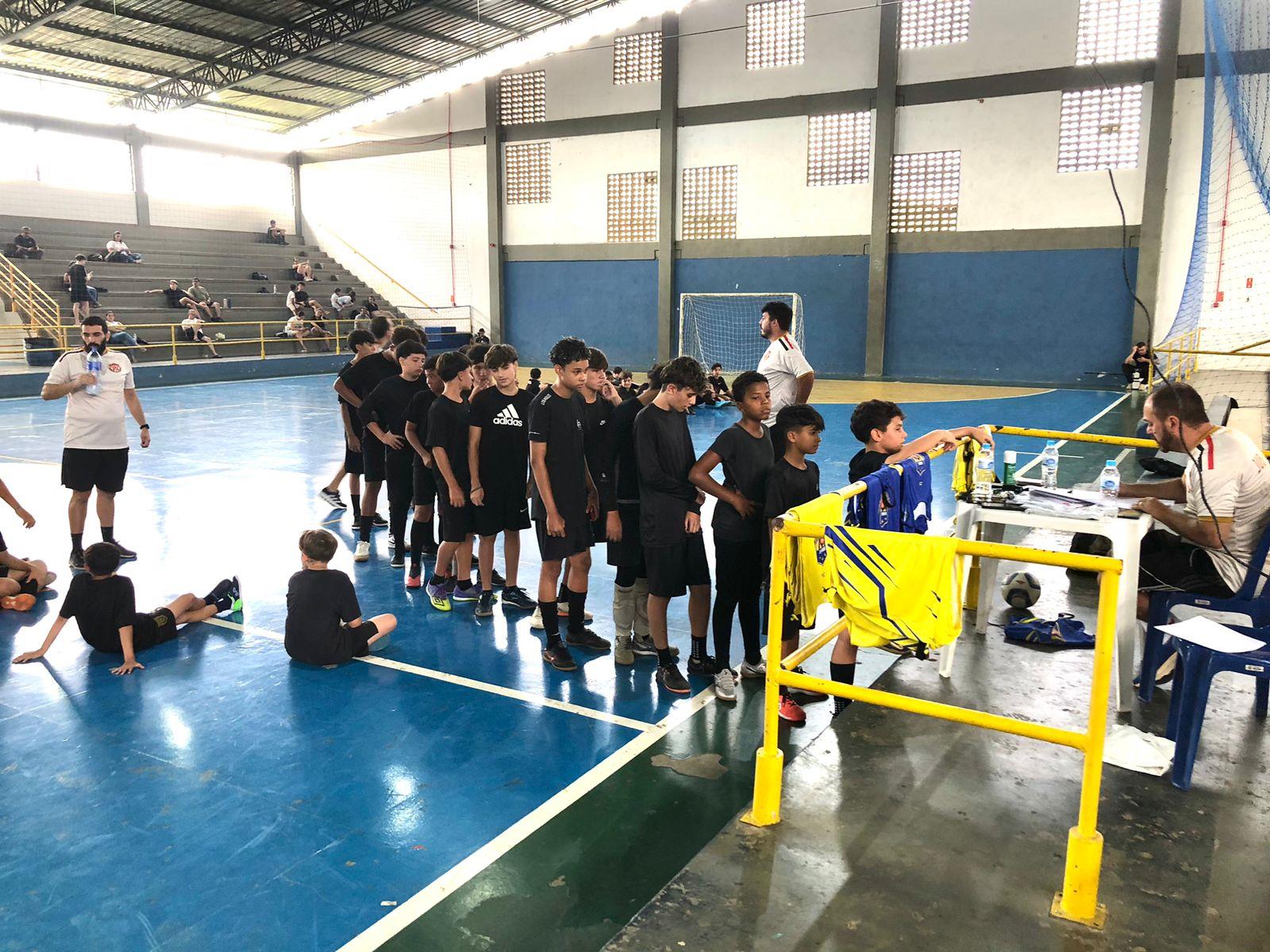Projeto Juba Futsal seleciona 46 atletas em peneira realizada no Gin&aacute;sio Rubens Batazza (5)