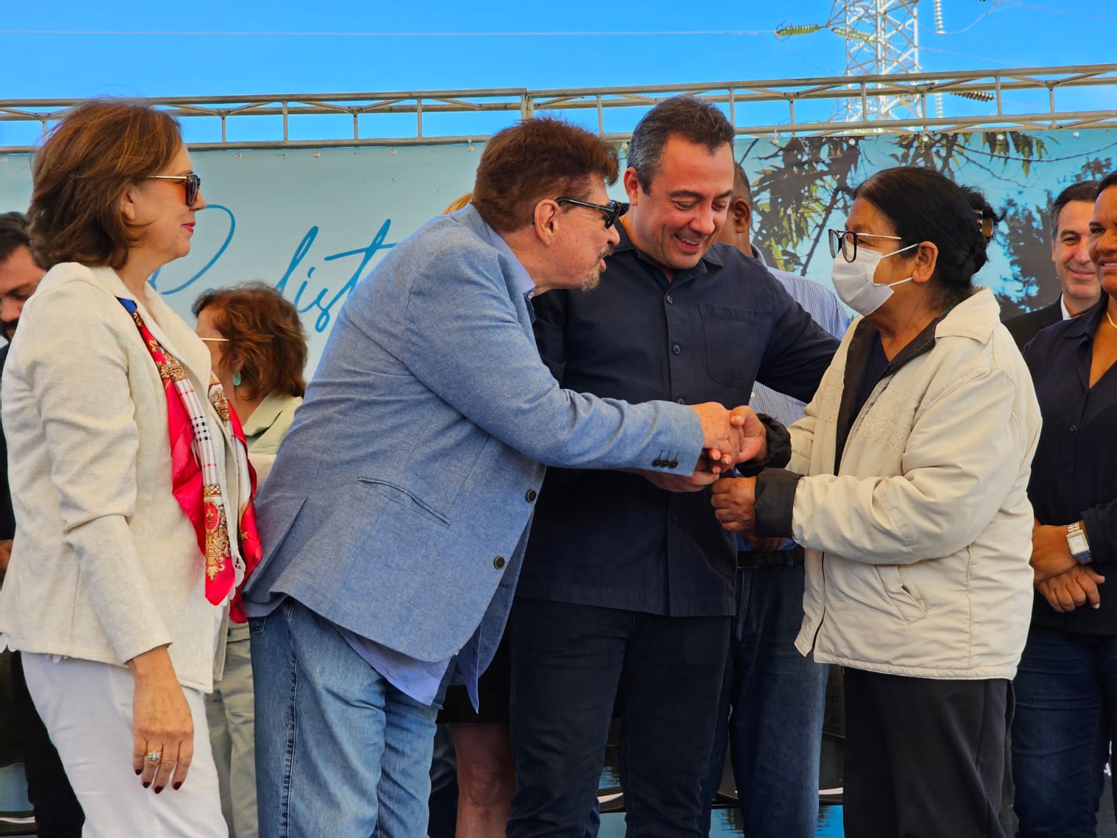 Idosos selecionados já receberam as chaves das moradias 01