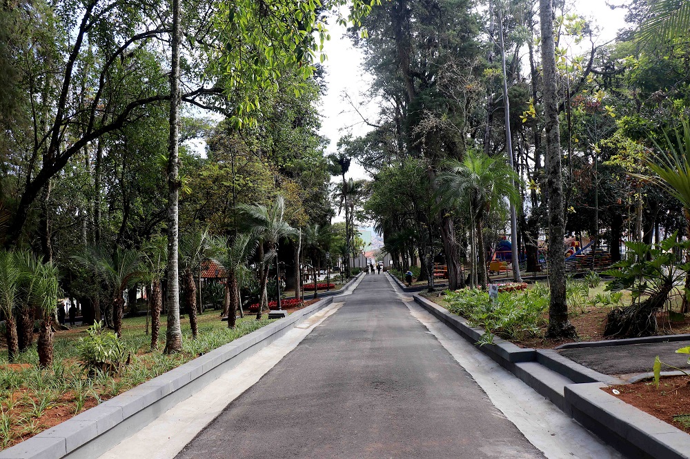 Inaugura&ccedil;&atilde;o do Jardim P&uacute;blico atrai centenas de visitantes (10)