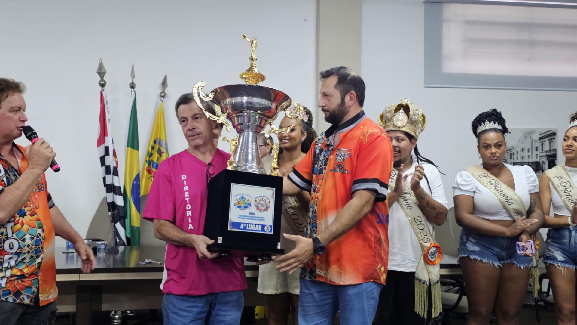 Drag&atilde;o Imperial &eacute; campe&atilde; do Carnaval 2025 de Bragan&ccedil;a Paulista (6)