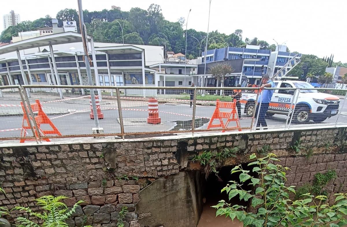 Terminal Urbano - Pra&ccedil;a da Poesia