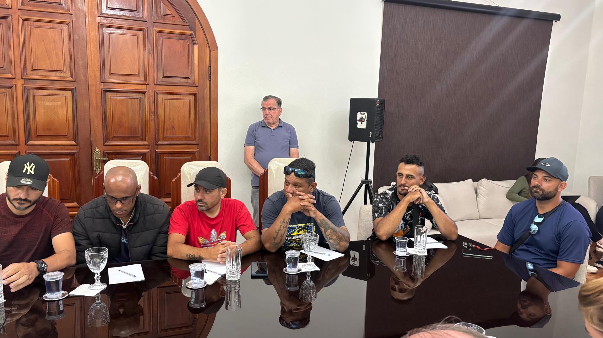 19.12.2025 Prefeitura dialoga com mototaxistas e entregadores por motocicleta (6)