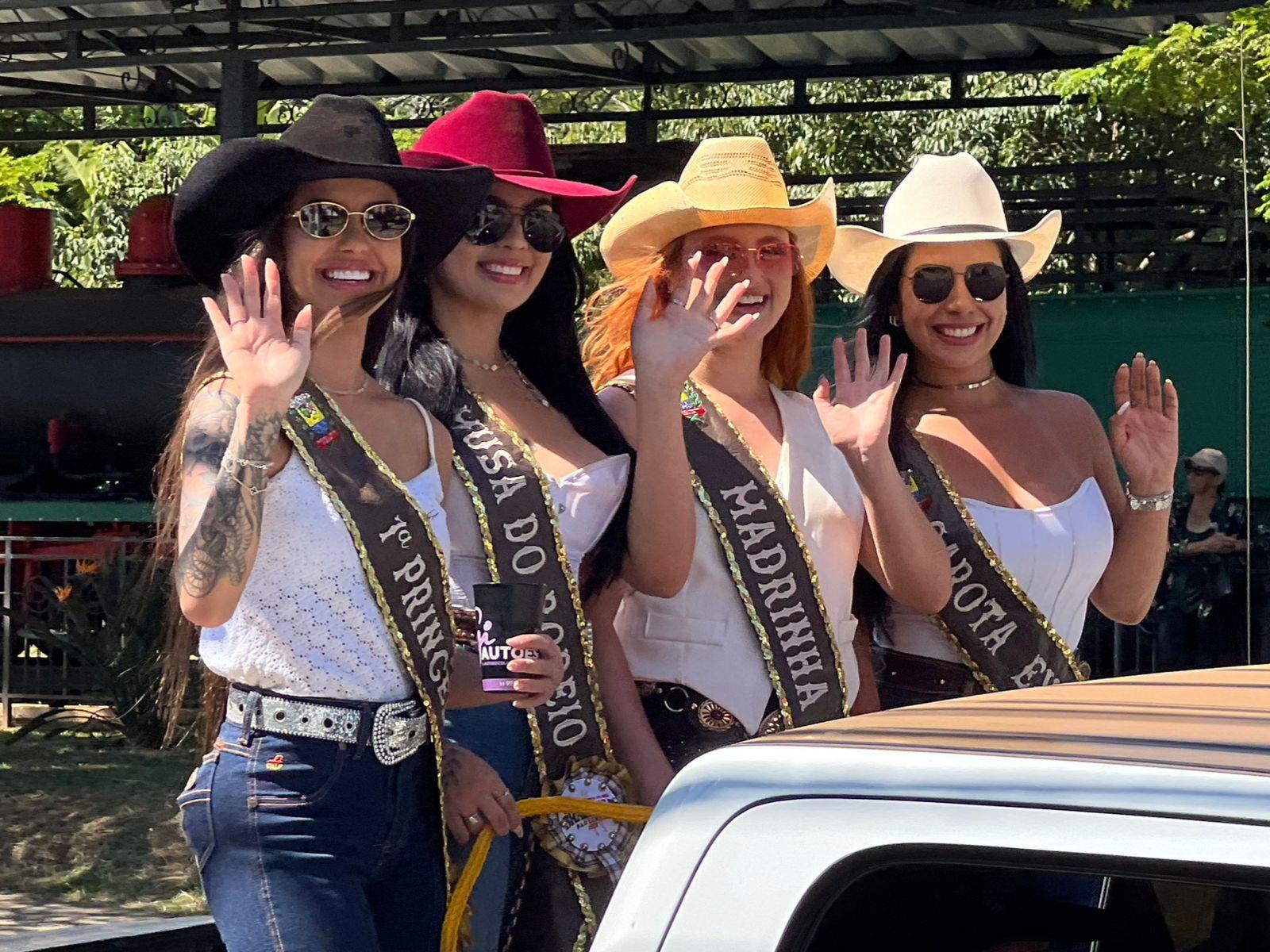 Tradi&ccedil;&atilde;o e cultura tomam conta das ruas com mais uma edi&ccedil;&atilde;o da Cavalhada (6)