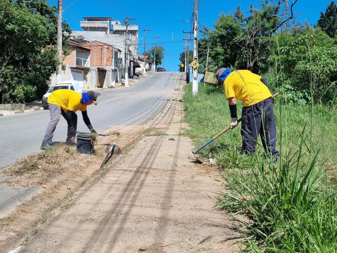 Prefeitura de Bragan&ccedil;a por meio das zeladorias municipais intensificam os servi&ccedil;os de capina