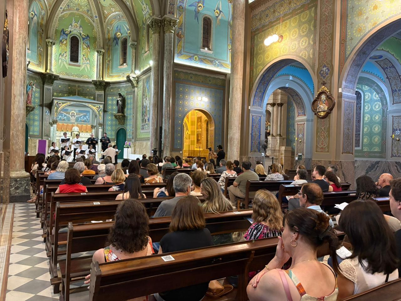 Concerto de Natal do Coral do Ros&aacute;rio emociona p&uacute;blico e reafirma tradi&ccedil;&atilde;o da m&uacute;sica sacra nas festividades natalinas da cidade