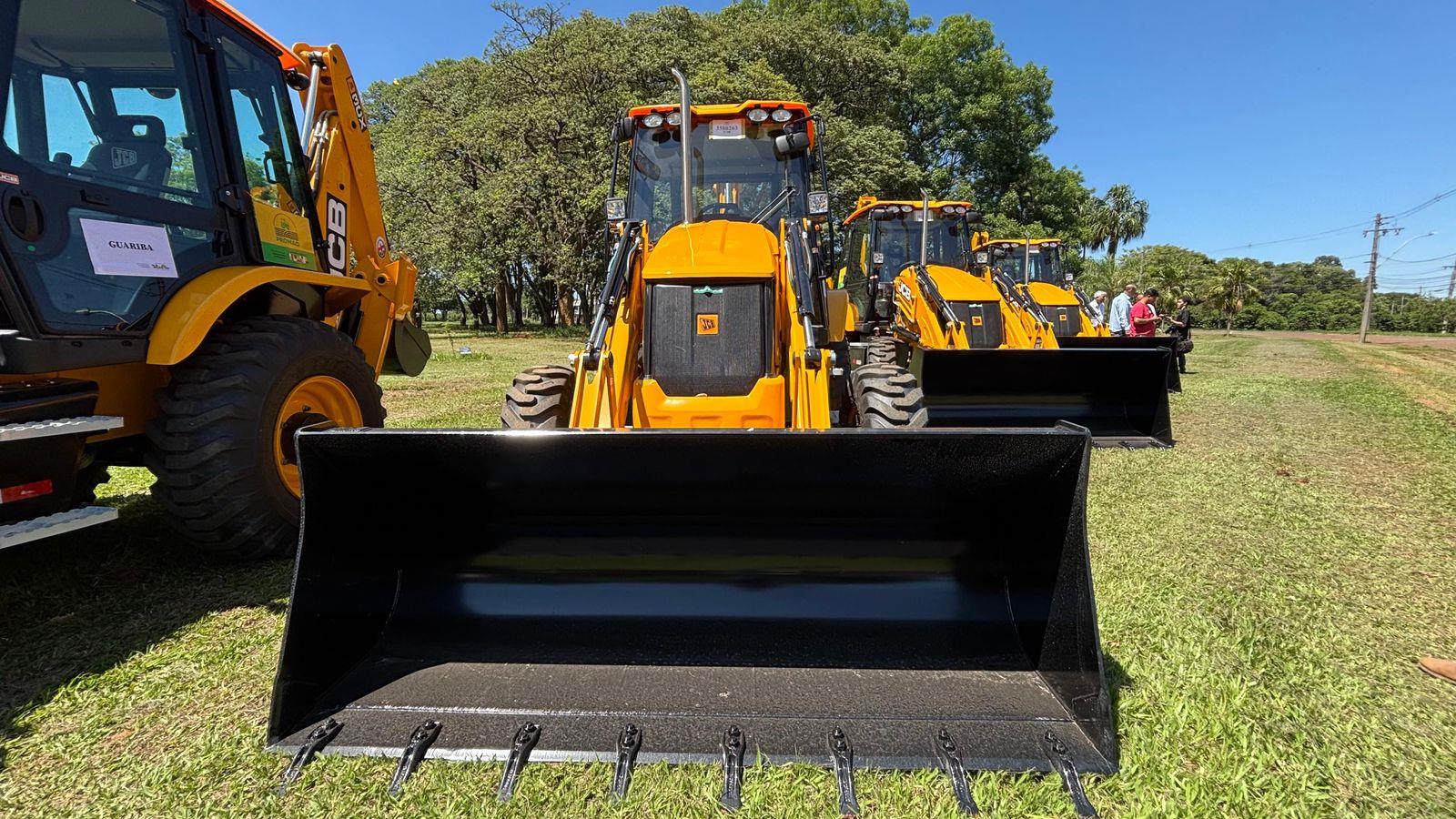 Munic&iacute;pio &eacute; contemplado com retroescavadeira e alcan&ccedil;a avan&ccedil;o hist&oacute;rico no agroneg&oacute;cio (8)