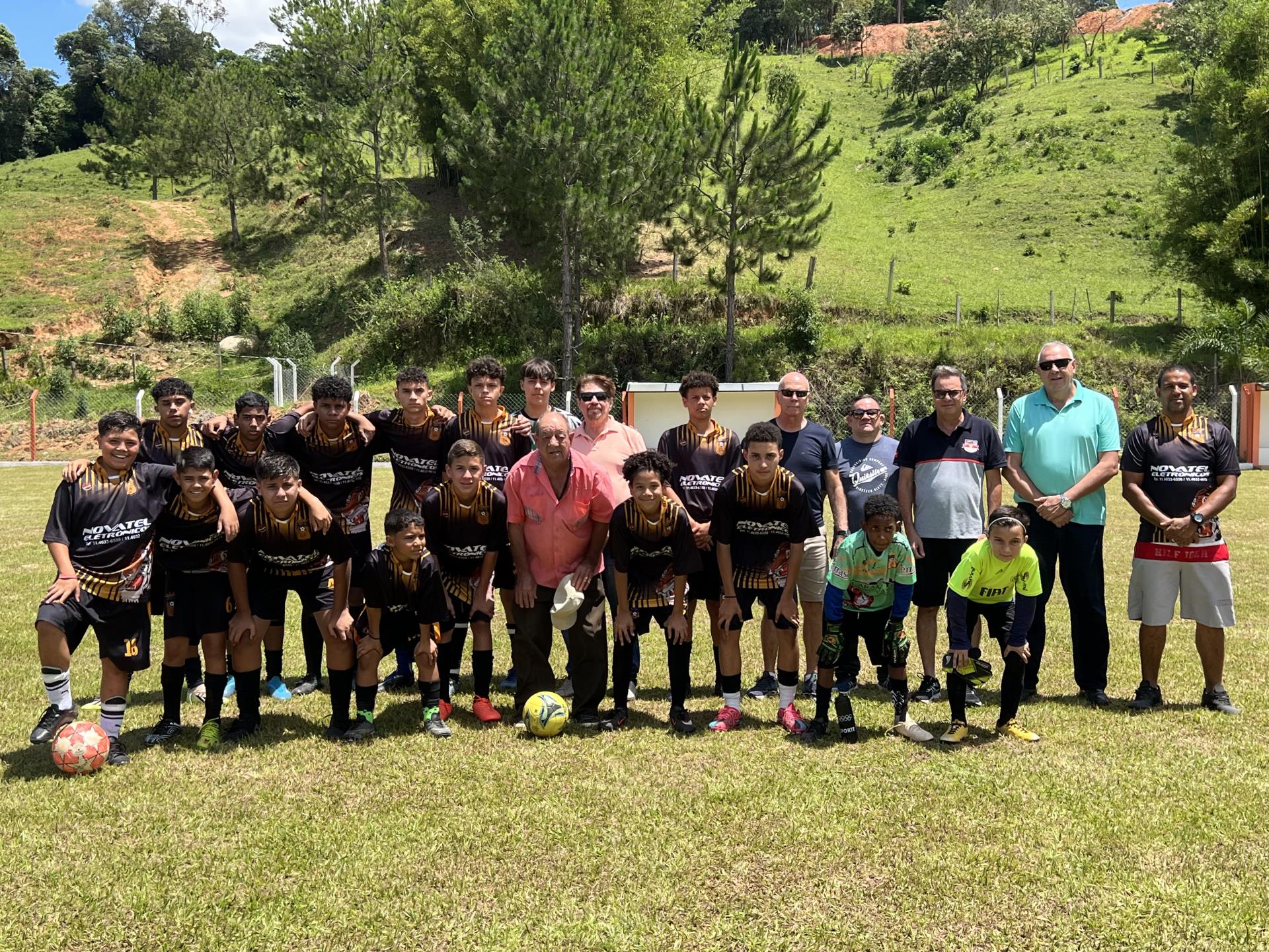 Prefeitura de Bragan&ccedil;a Paulista entrega reforma do Campo do Morro Grande Est&aacute;dio Rubens Baptista (7)