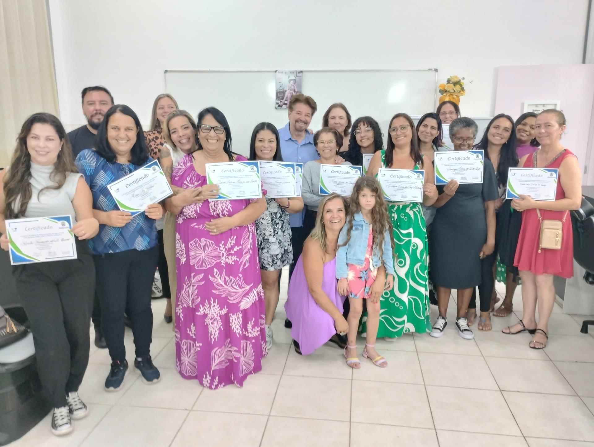 Fundo Social realiza solenidade de entrega de certificados aos concluintes de cursos profissionalizante (7)
