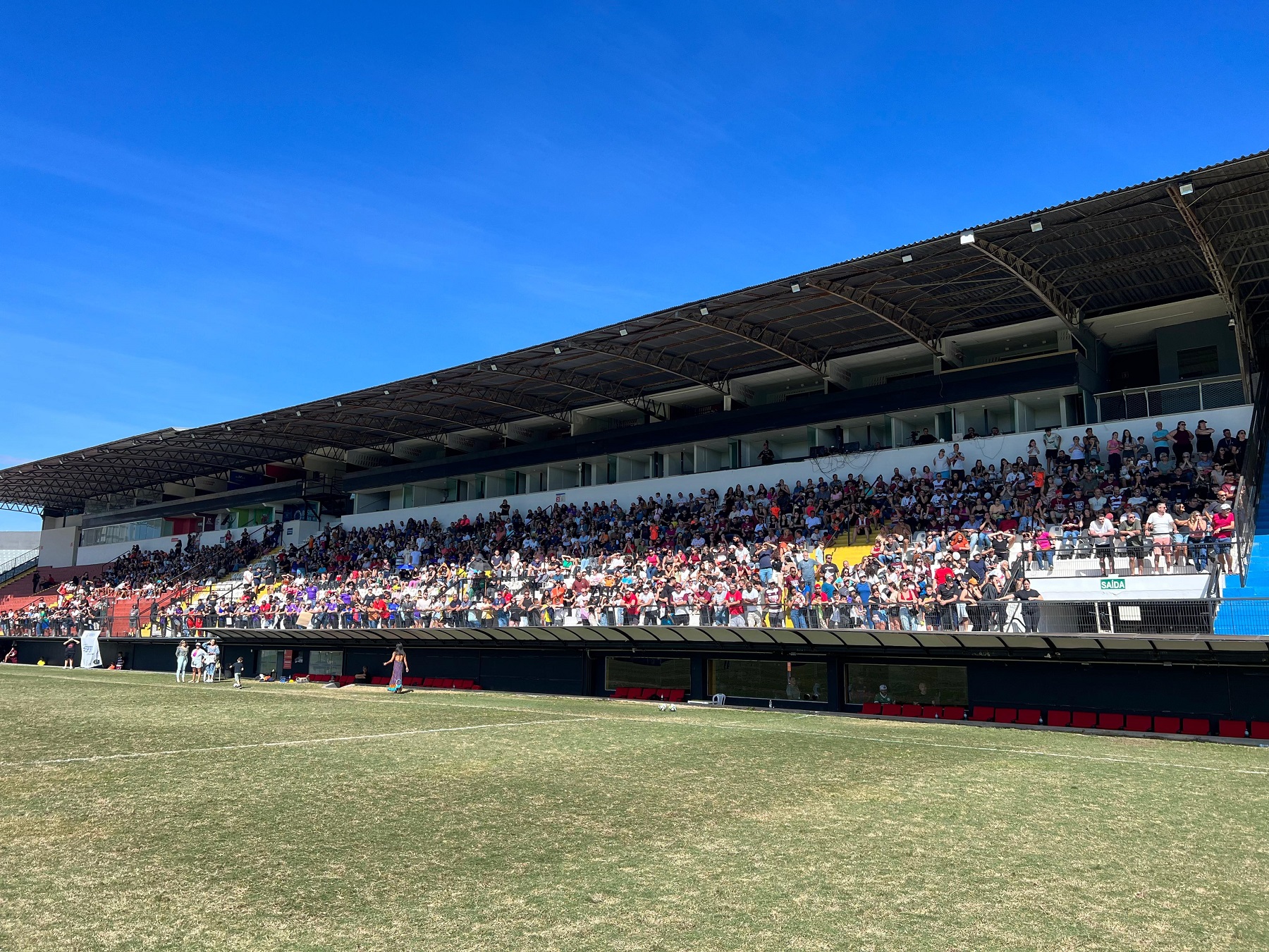 P&uacute;blico prestigiou finais do Cameponato de Menores 01