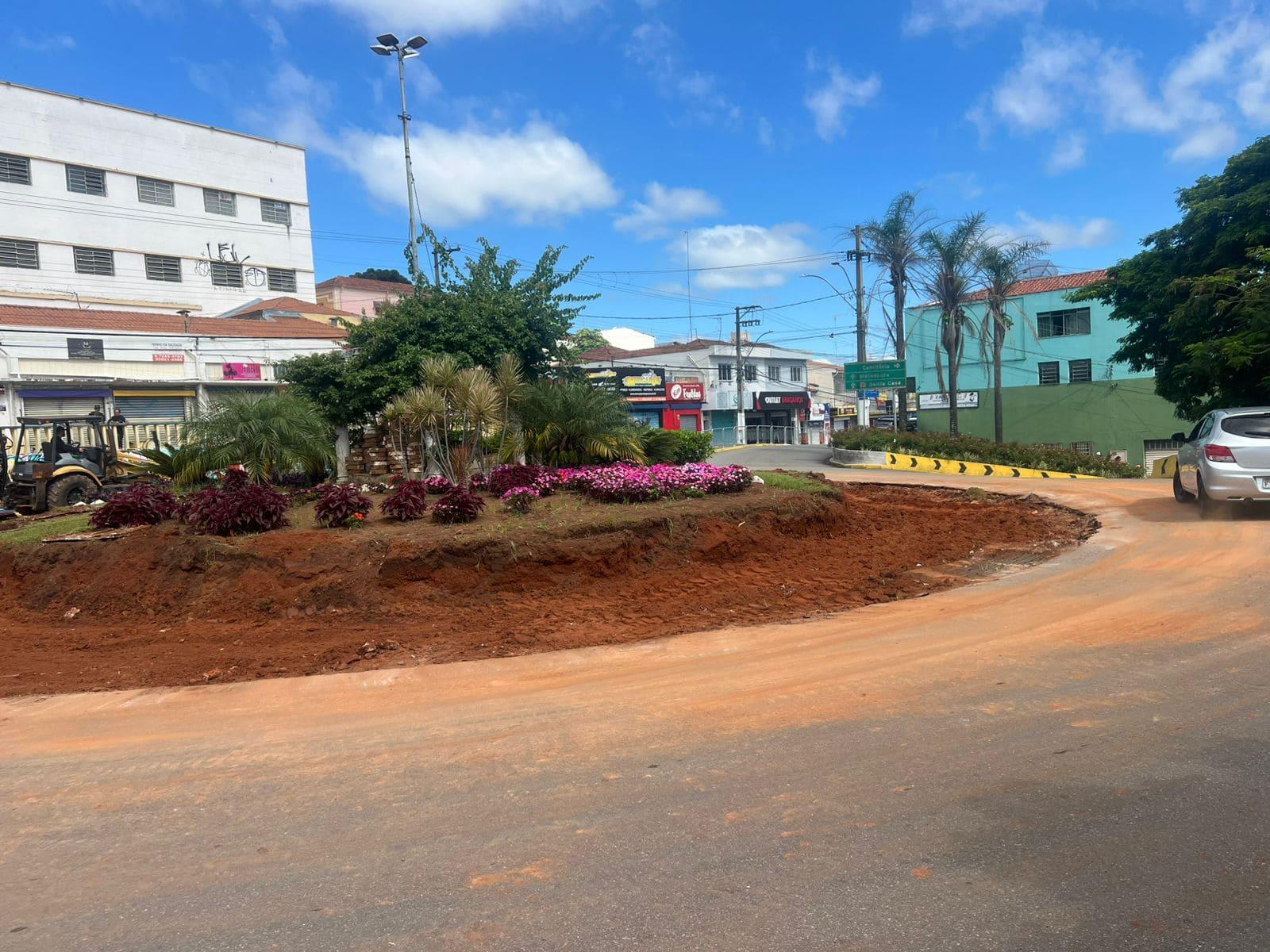 Obras e mudan&ccedil;as vi&aacute;rias reorganizam o tr&acirc;nsito na cidade Foto 06