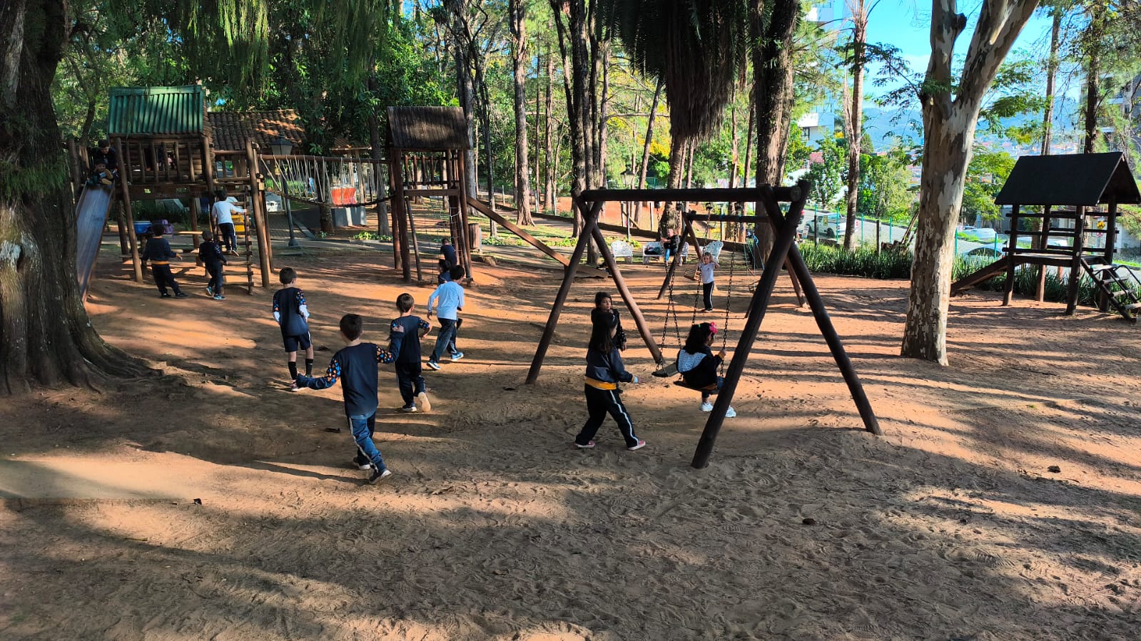 Alunos da Escola Jardim América visitam Centro Cultural Prefeito Jesus Che (7)