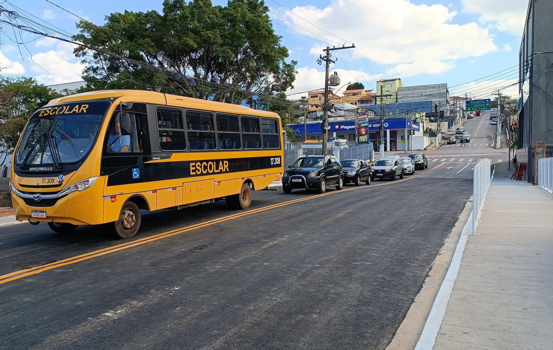 Entrega obra de alargamento do córrego e ponte da Rua Felipe Siqueira