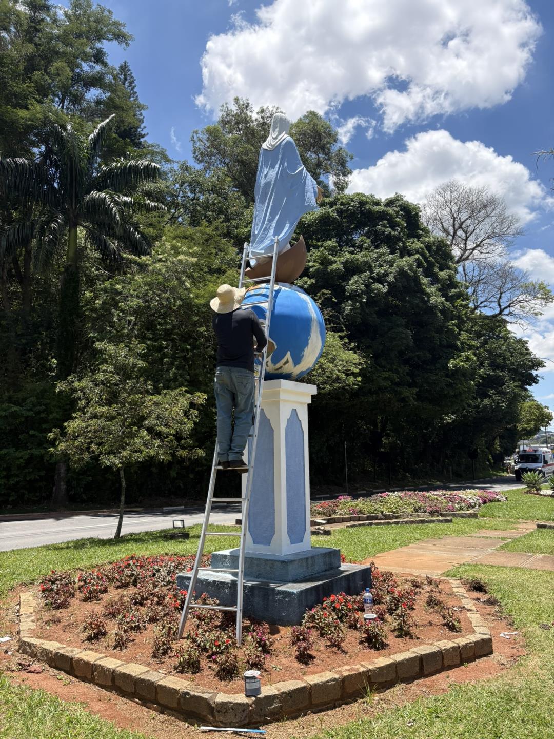 Secretaria de Cultura e Turismo realiza revitaliza&ccedil;&atilde;o da imagem da padroeira de Bragan&ccedil;a Paulista (6)