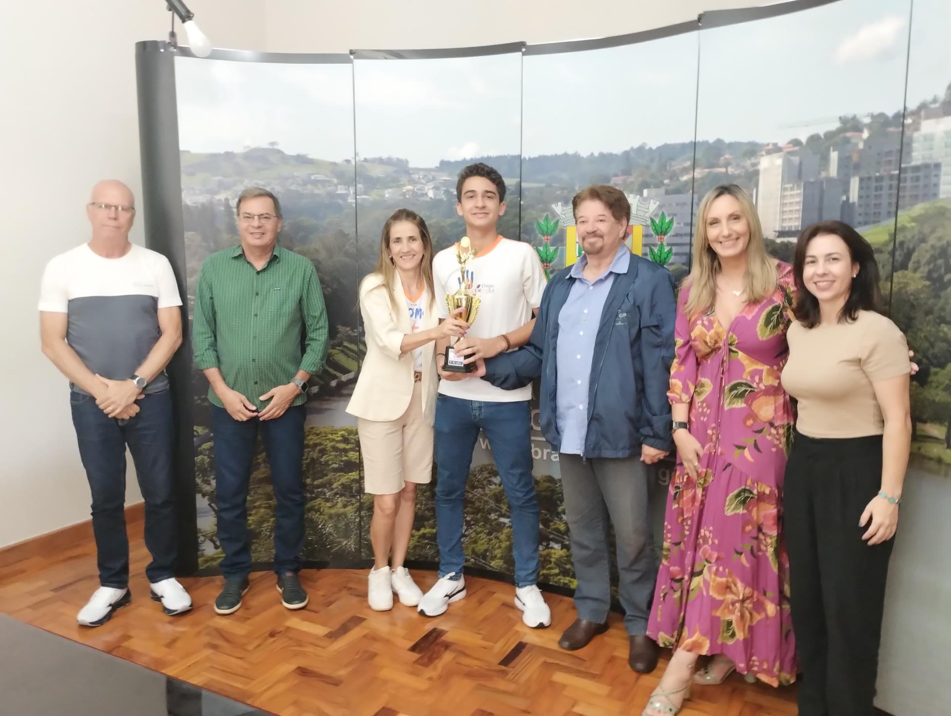 Entrega Trof&eacute;u Festival Estudantil 06