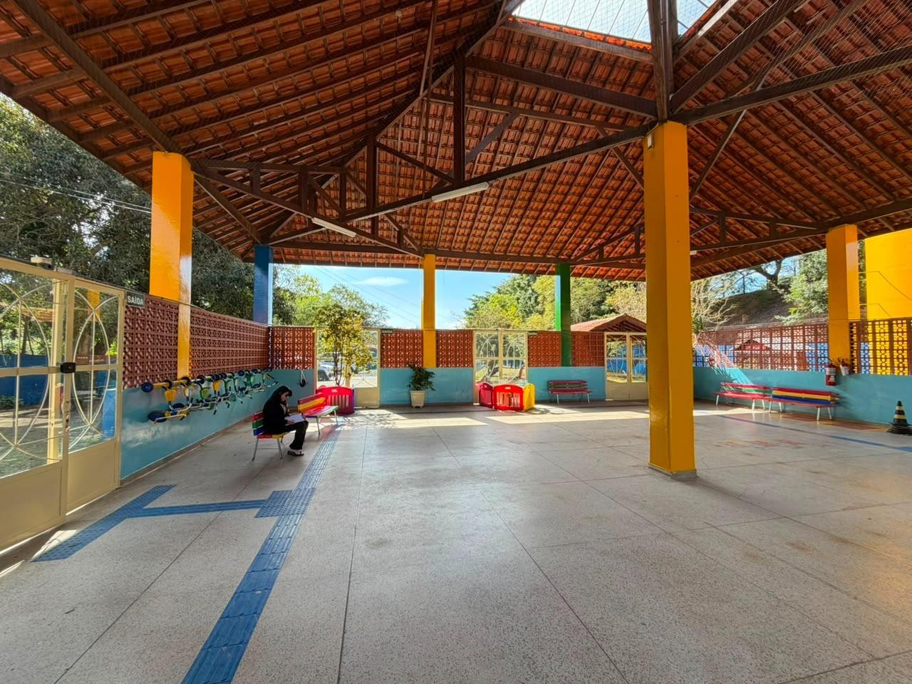 A&ccedil;&otilde;es integradas s&atilde;o realizadas ap&oacute;s identifica&ccedil;&atilde;o de foco externo de roedores em casa vizinha &agrave; Escola Fernando da Silva Leme (7)