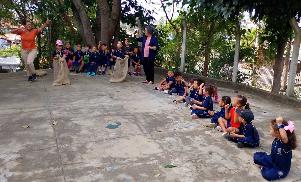 Resgatando a inf&acirc;ncia Semana do Brincar movimenta escolas de Bragan&ccedil;a Paulista