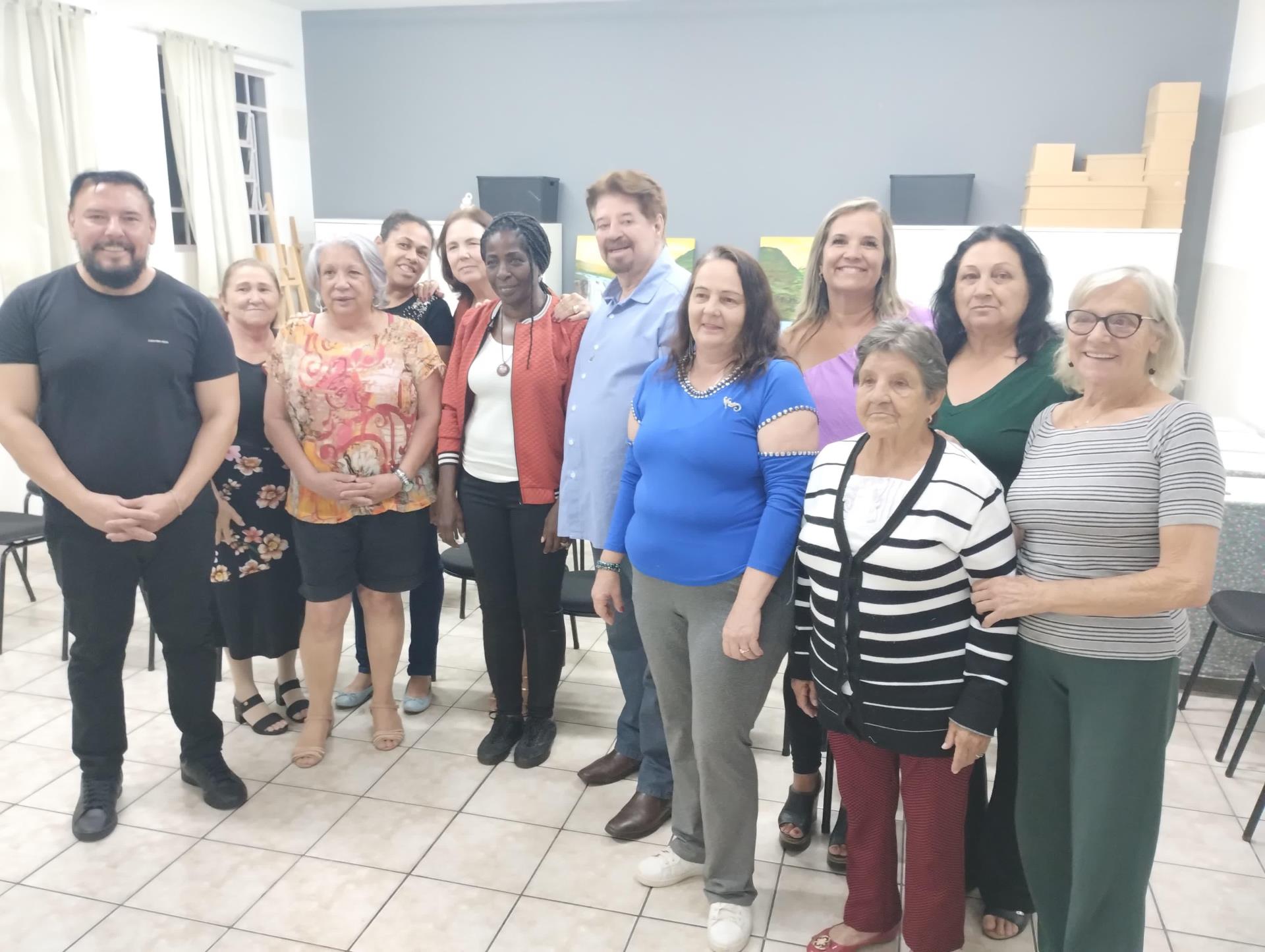 Fundo Social realiza solenidade de entrega de certificados aos concluintes de cursos profissionalizante (8)