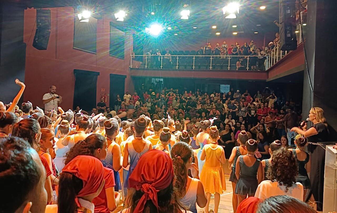 6ª Edição do Festival de Dança encerra a Semana Jovem com espetáculo emocionante (8)