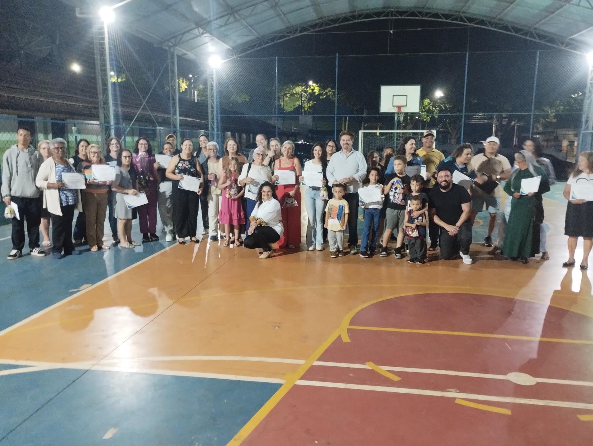 Fundo Social realiza solenidade de entrega de certificados aos concluintes de cursos profissionalizantes