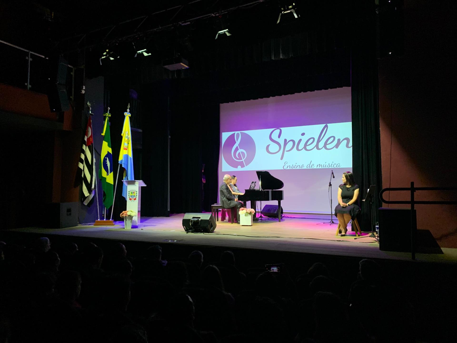 Recital de Piano Spielen no Maio Cultural 2025 arrecada quase 100 kg de alimentos para o Fundo