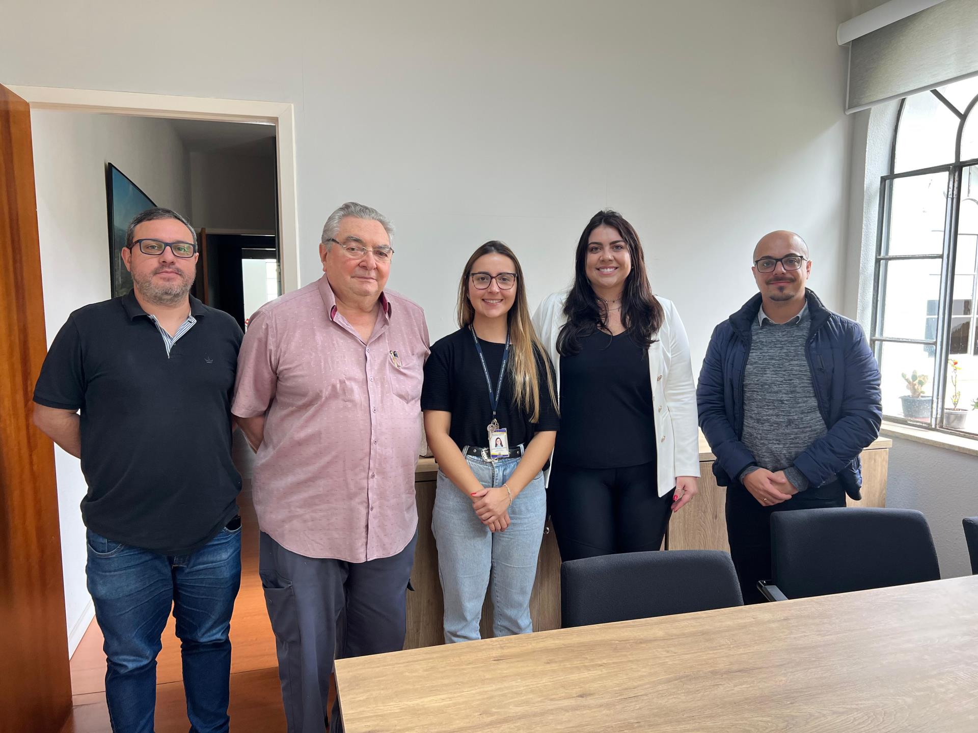 Equipe de Transi&ccedil;&atilde;o Democr&aacute;tica do Prefeito eleito realiza primeira visita t&eacute;cnica &agrave;s Sec