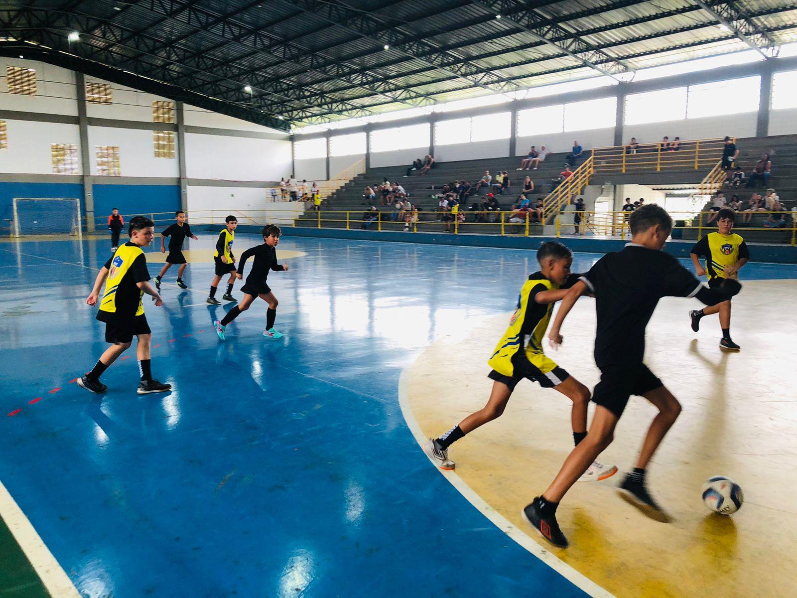 Projeto Juba Futsal seleciona 46 atletas em peneira realizada no Gin&aacute;sio Rubens Batazza (8)