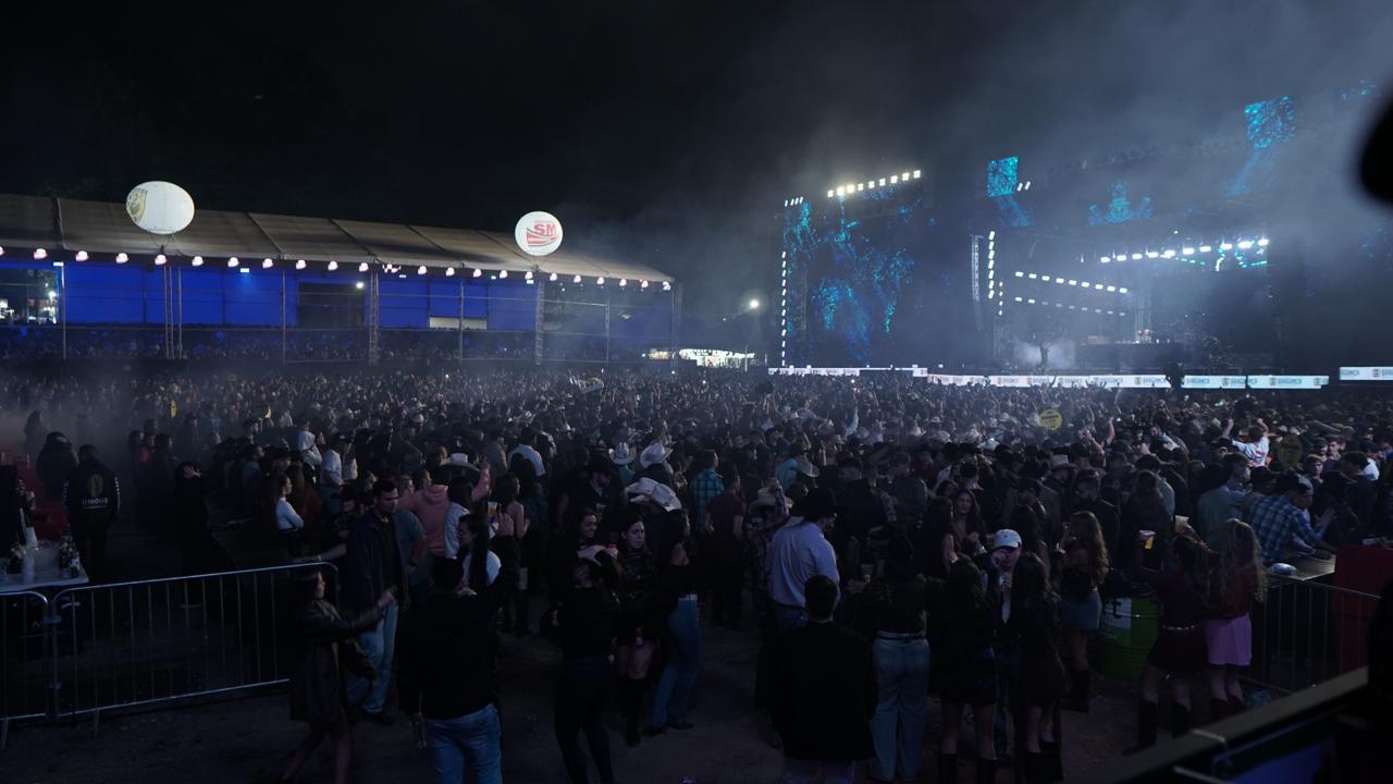 P&uacute;blico volta a lotar o Posto de Monta na abertura da segunda semana da 59&ordf; Expoagro e 32&ordf; Festa do Pe&atilde;o de Boiadeiro (8)