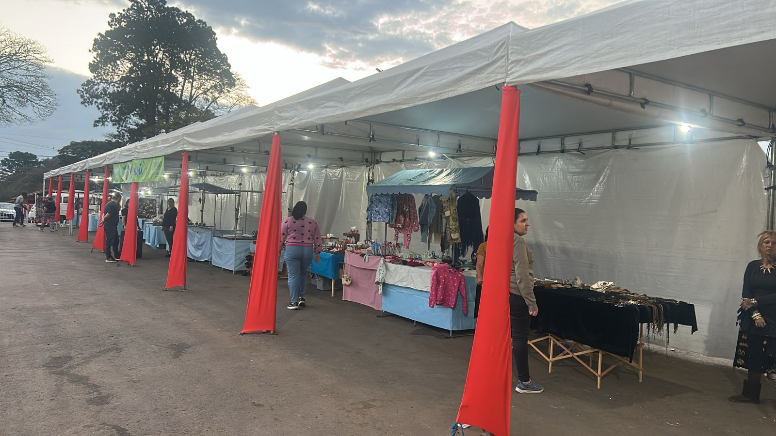 Feira das Na&ccedil;&otilde;es 2025 atrai grande p&uacute;blico e celebra diversidade cultural em Bragan&ccedil;a Paulista (10)