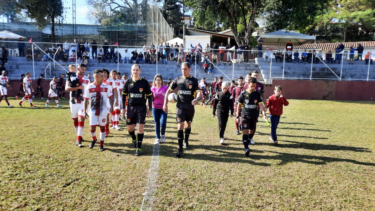Bandeirantes vence Menin e conquista o t&iacute;tulo de campe&atilde;o amador da segunda divis&atilde;o em Bragan&ccedil;a Paulista
