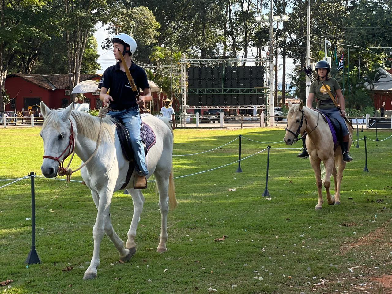 Domingo de casa cheia encerra o primeiro fim de semana da 59&ordf; Expoagro e 32&ordf; Festa do Pe&atilde;o de Boiadeiro Foto 08