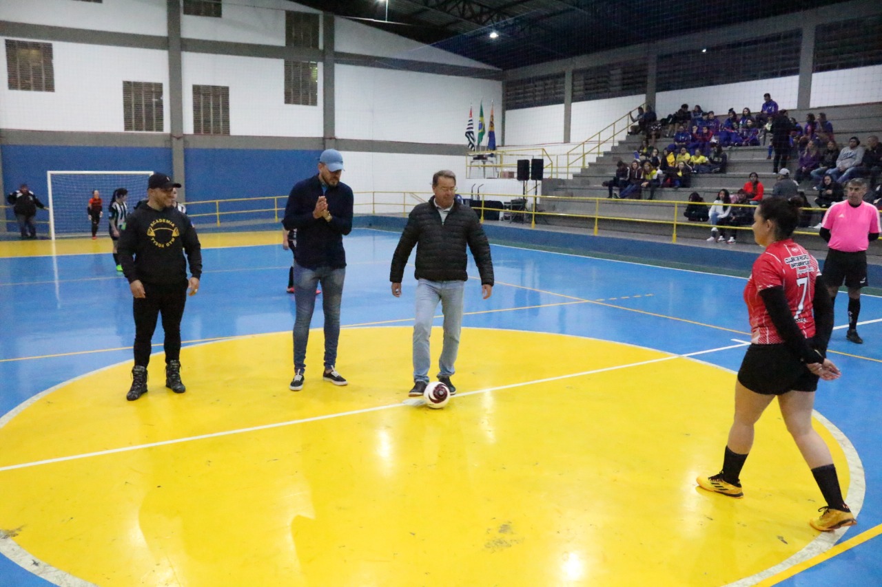 Goleadas marcam início da Copa Bragança Regional de Futsal Feminino 2022 (10)