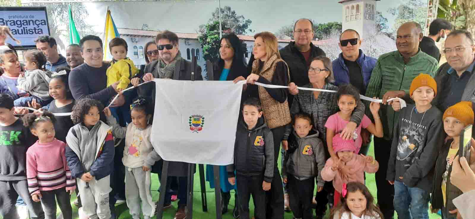 Inaugura&ccedil;&atilde;o do Jardim P&uacute;blico atrai centenas de visitantes (13)