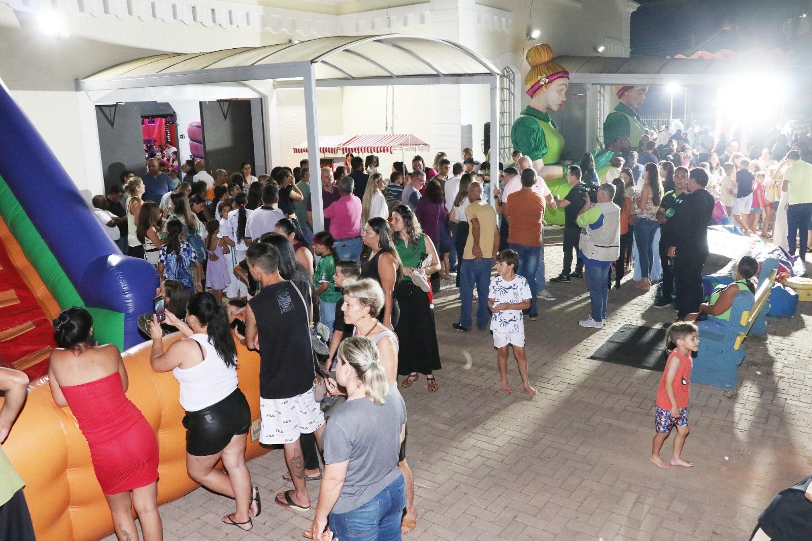 Bragança Paulista dá início às Festividades Natalinas com a inauguração da Vila Noel (12)