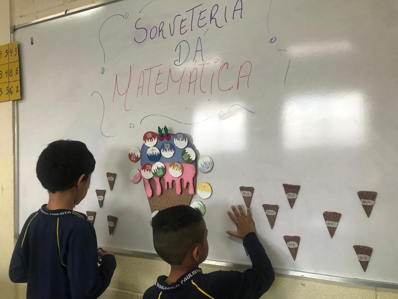 Matem&aacute;tica 09