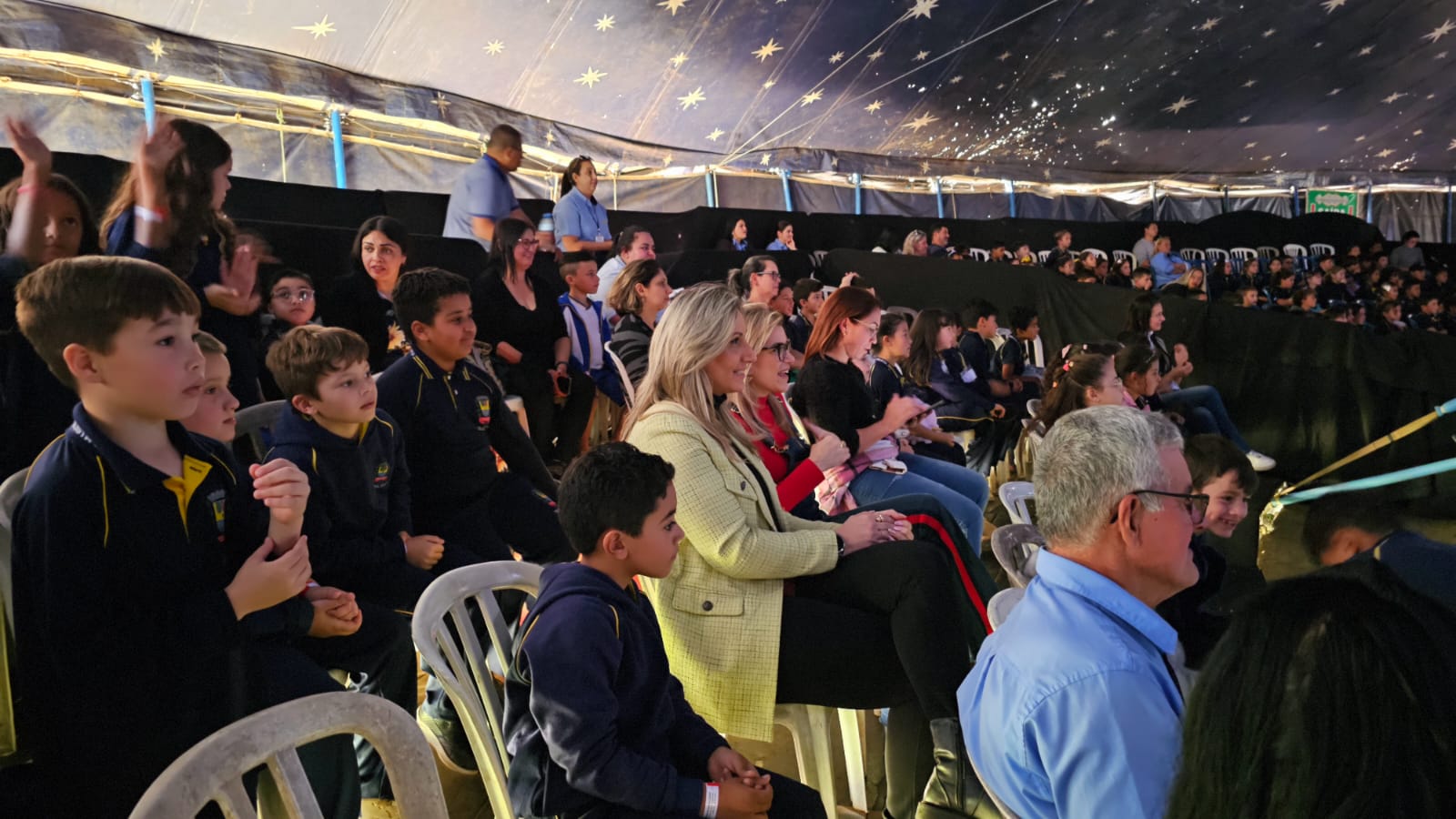 Circo Moscou encanta alunos da zona rural em espetáculo gratuito em Bragança Paulista (12)