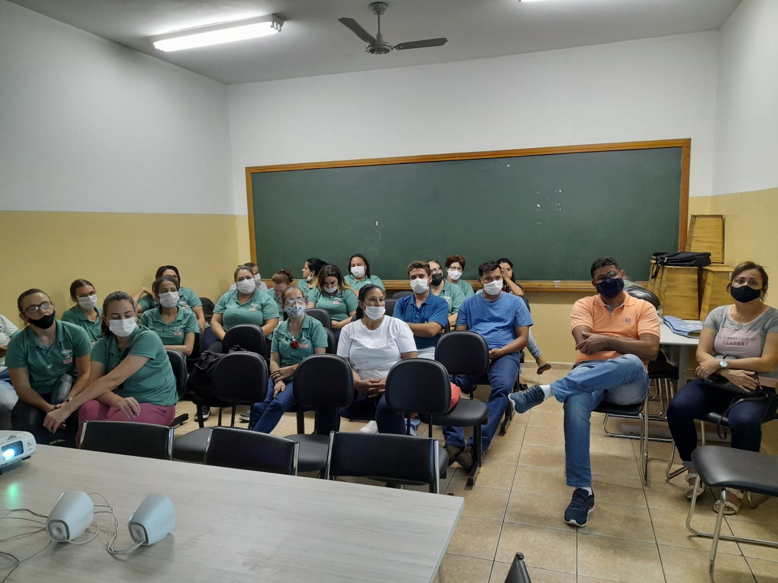 FOTO - live sobre combate escorpiões