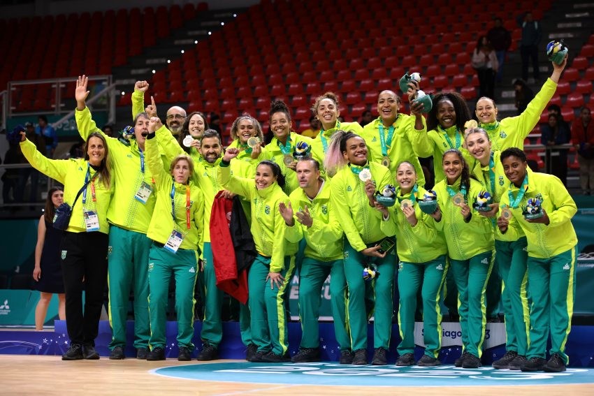 Paraibunense Licinara Bispo é campeã dos Jogos Pan-americanos com a Seleção  Brasileira feminina de basquete - Prefeitura de Paraibuna