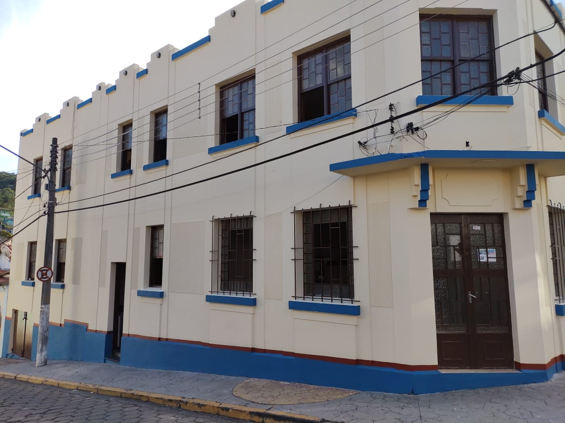 Departamento Municipal de Educação é revitalizado após conclusão dos  serviços de pintura no prédio - Prefeitura de Paraibuna