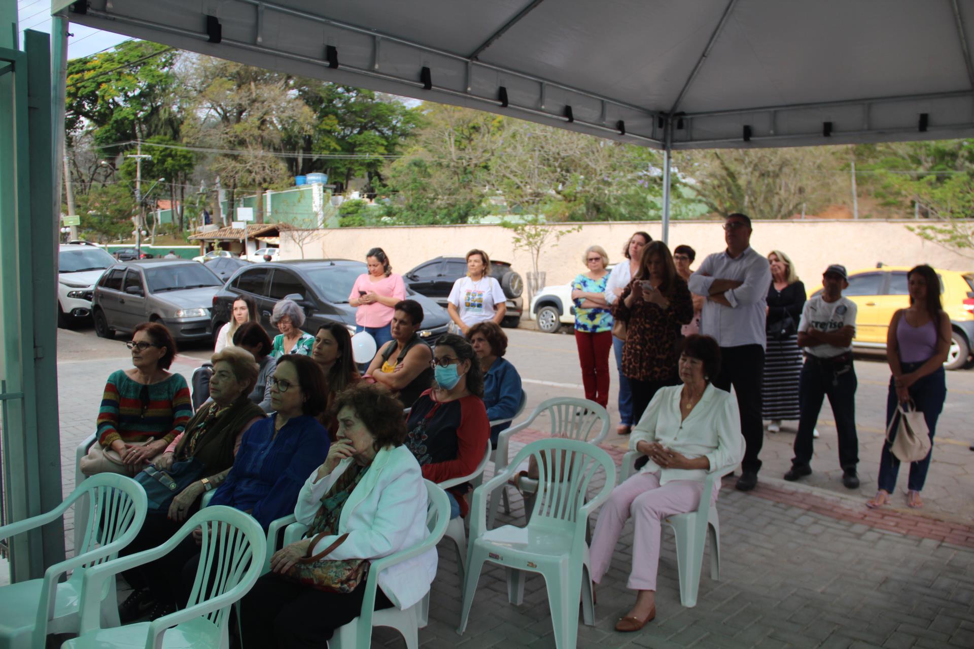 Marcado por depoimentos emocionados, Departamento de Assistência Social