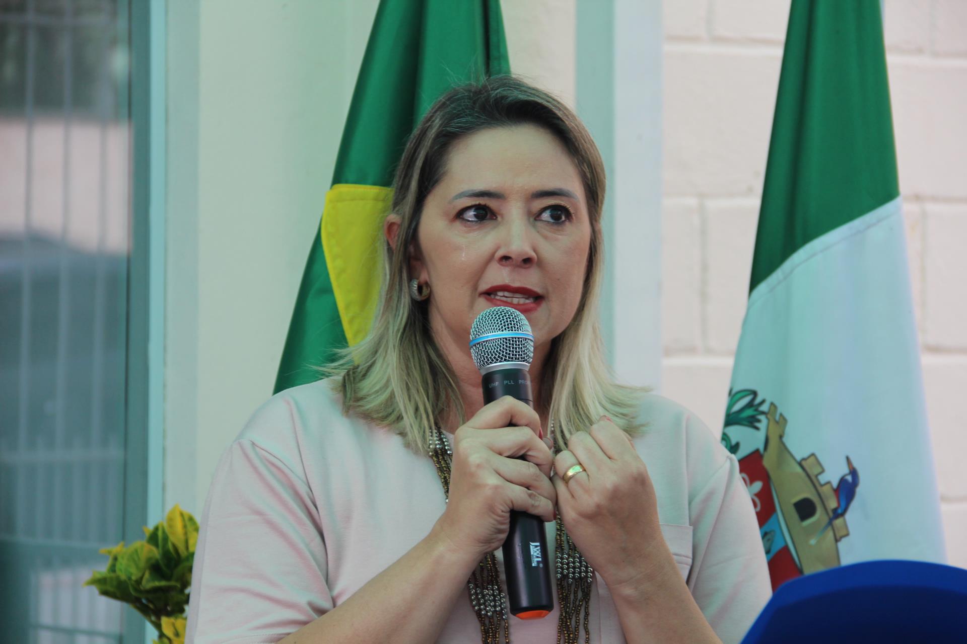 Marcado por depoimentos emocionados, Departamento de Assistência Social