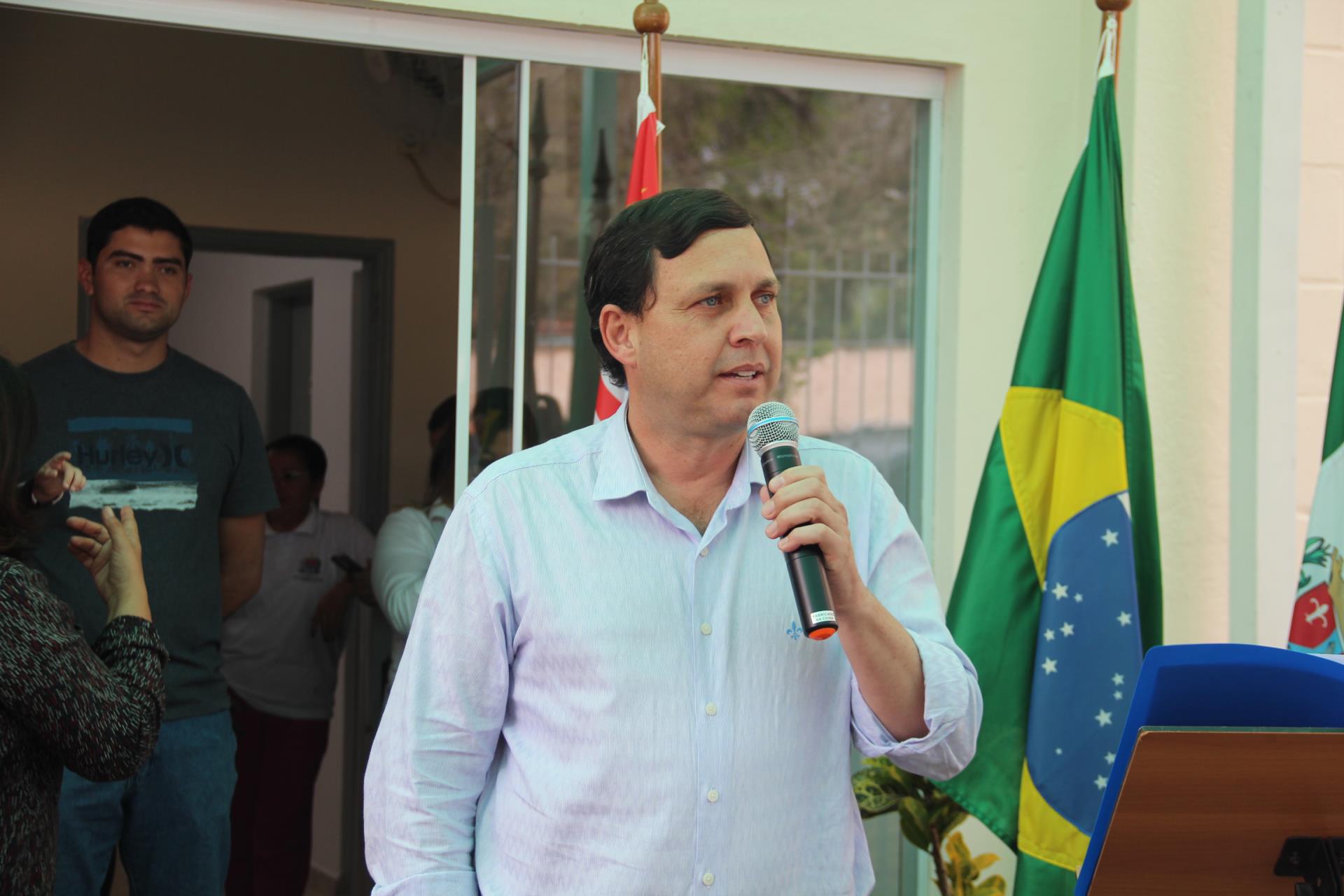 Marcado por depoimentos emocionados, Departamento de Assistência Social