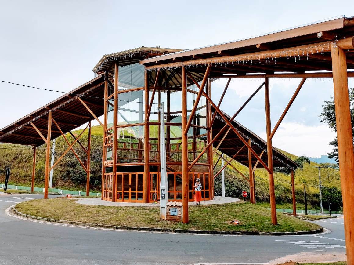 Totem de autoatendimento do Poupatempo é instalado na Prefeitura da  Estância Turística de Paraibuna - Prefeitura de Paraibuna
